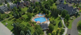 Chalet rentals in Snowbridge Commu Pool