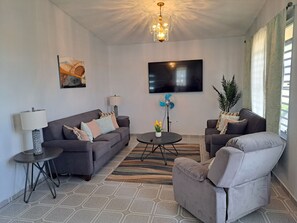 Smart TV - BRISAS DEL OESTE, AGUADILL PR. (AGUADILLA)