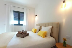 3 室のベッドルーム、アイロン / アイロン台、WiFi、ベッドシーツ