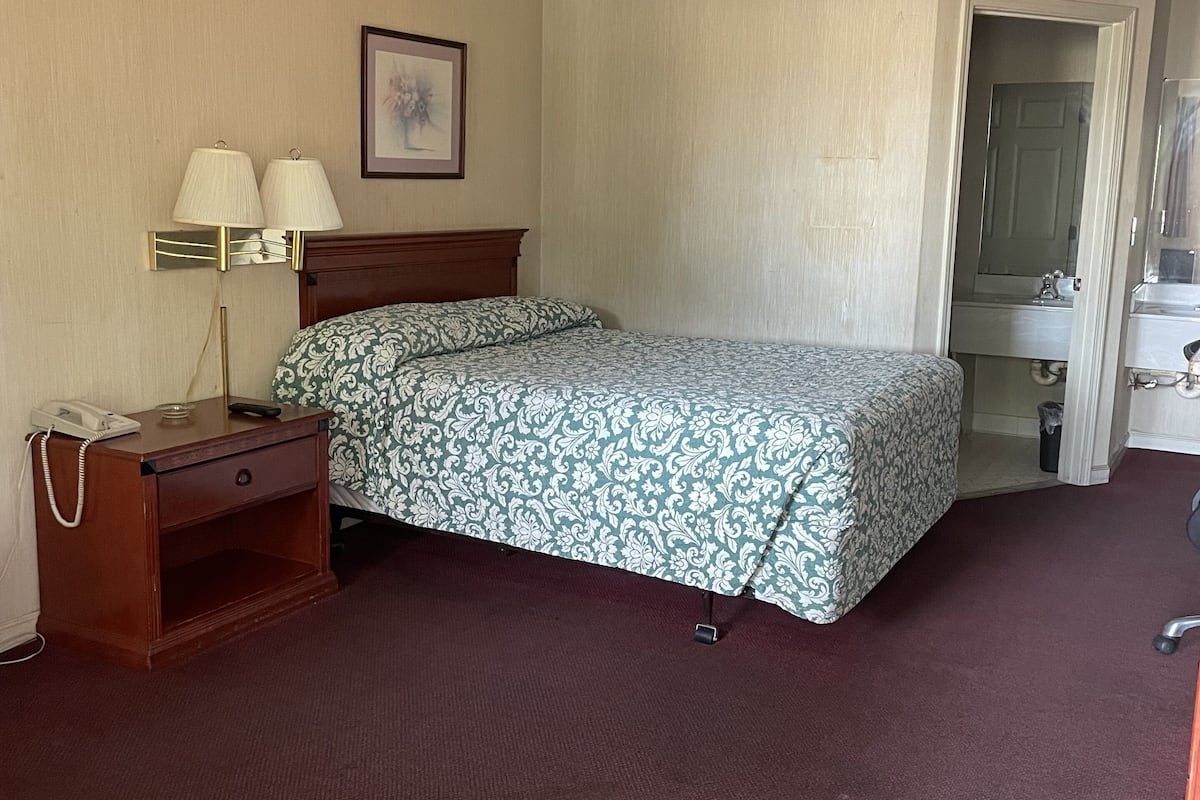 Economy Single Room