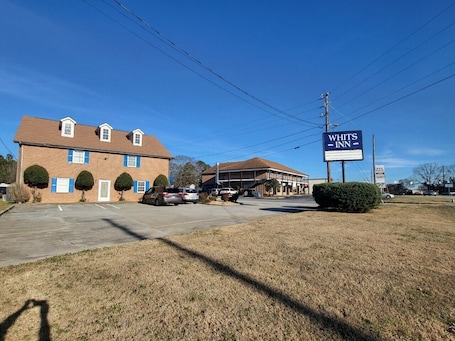 Exterior. Whits Inn