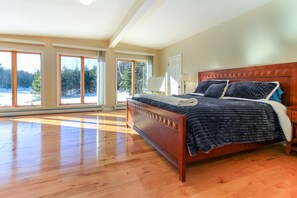 7 bedrooms, desk, iron/ironing board, free WiFi