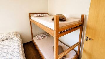 1 bedroom, premium bedding, desk, free WiFi