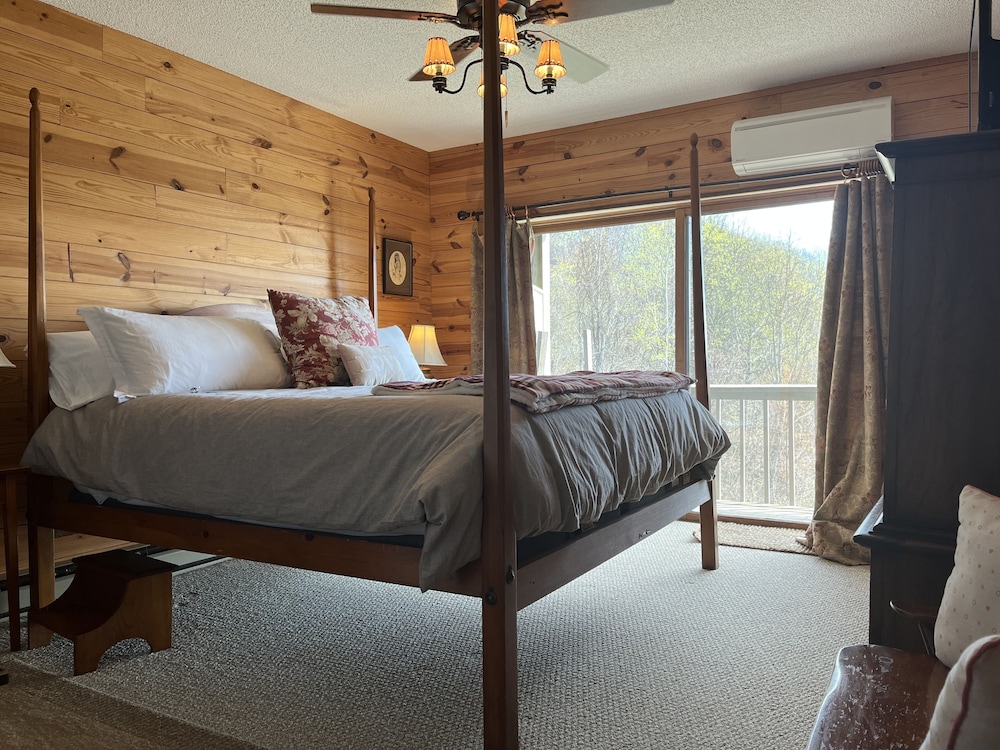 Wow Views! Right in the middle of everything! Otter Falls & Hawks Nest