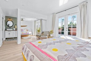 4 bedrooms, desk, iron/ironing board, free WiFi - The Bungalow: Salt Water Pool, Spa, Palm Springs Vibes (Palm Springs)