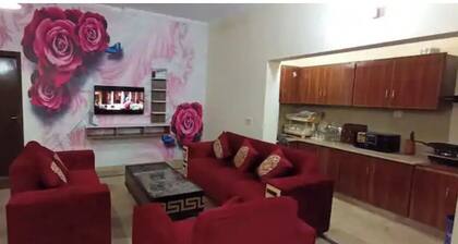 6 Bedrooms Luxury House for Families