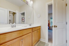 مستلزمات مجانية للعناية الشخصية، مجففات شعر، مناشف