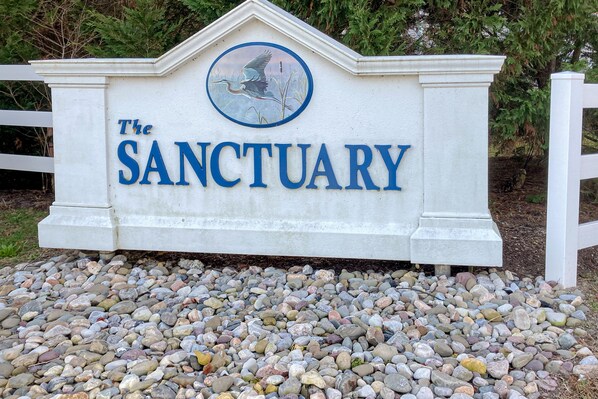 المنطقة المحيطة بالمنشأة