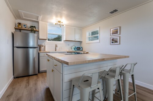 Luxury Cottage Near Legoland & Chain of Lakes