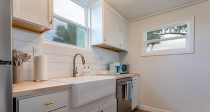 Luxury Cottage Near Legoland & Chain of Lakes