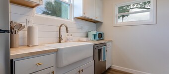 Luxury Cottage Near Legoland & Chain of Lakes