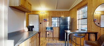 Beautiful cabin in quiet location with lake views, firepit, grill, washer/dryer