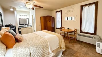 1 bedroom, iron/ironing board, internet, bed sheets