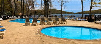 1st-floor lakefront condo with mountain views & pool - near ski/hiking