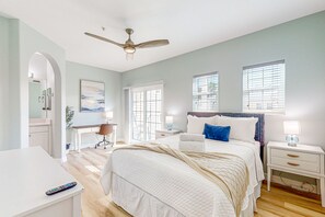 3 habitaciones, tabla de planchar con plancha, wifi y ropa de cama 