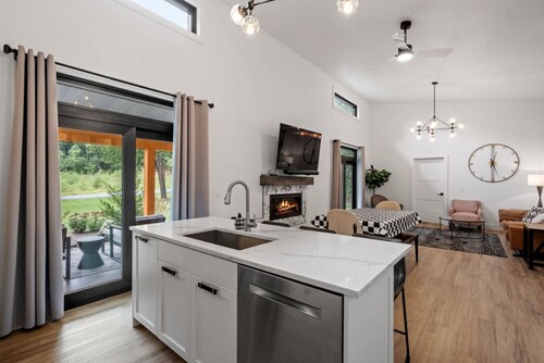 Luxury Retreat in the Mountains!