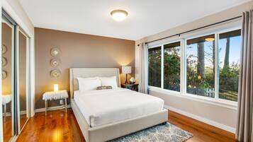 3 bedrooms, iron/ironing board, Internet, bed sheets