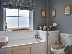 Towels - A delightful cottage in a central location. (Keswick)