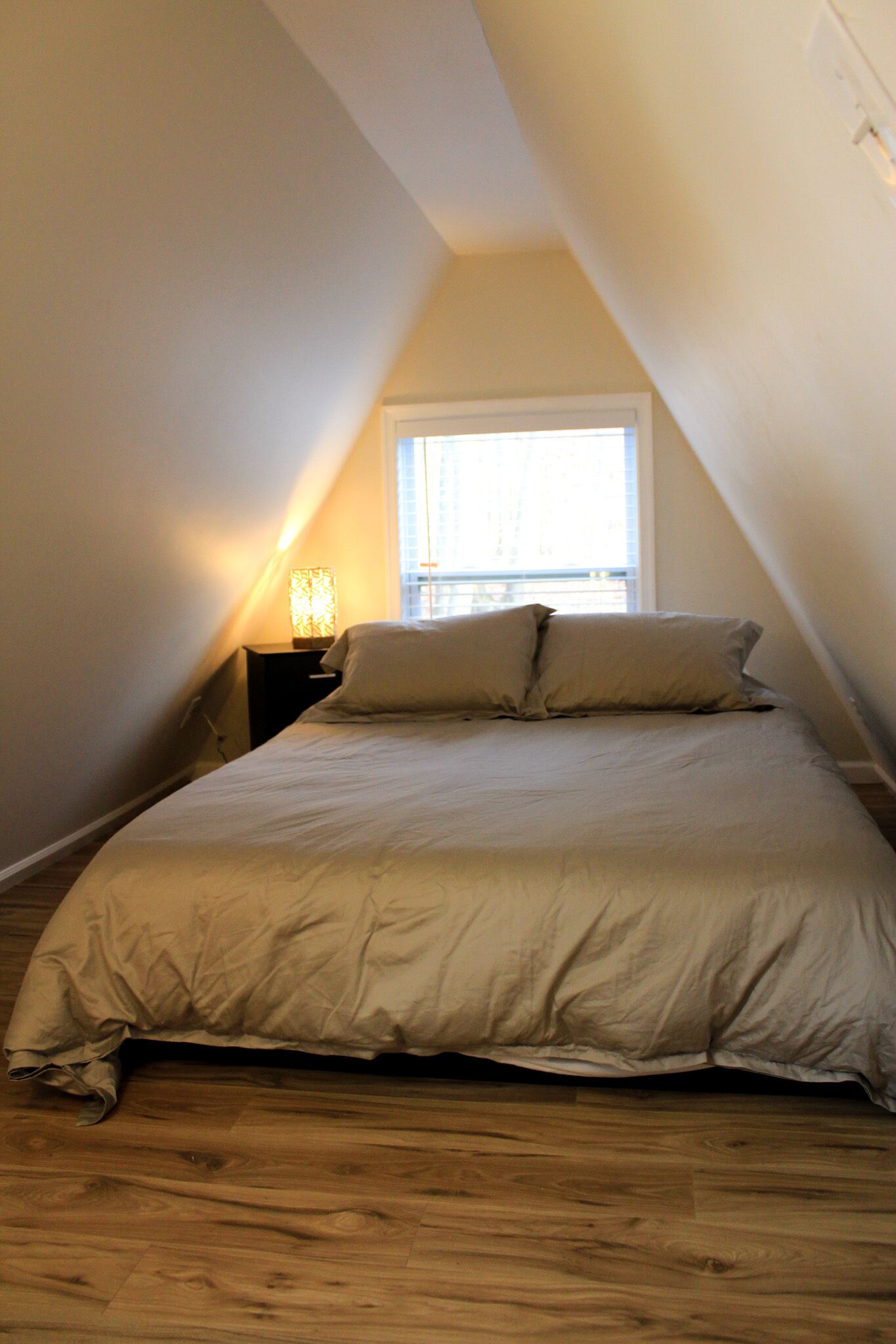 2 多间卧室、熨斗/熨衣板、WiFi、床单