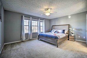 4 bedrooms, desk, iron/ironing board, travel cot