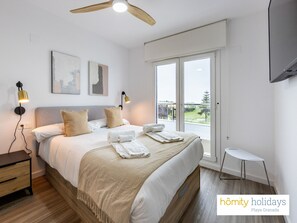 2 slaapkamers, een strijkplank/strijkijzer, reisbedje, gratis wifi