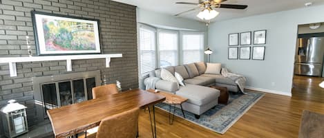 Smart TV, fireplace, stereo