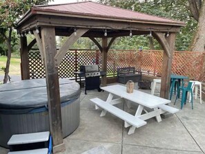 屋外ダイニングエリア