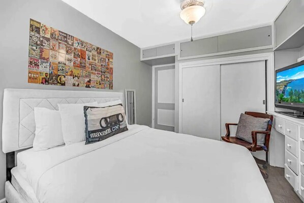 5 bedrooms, desk, iron/ironing board, free WiFi