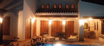 1st Line Golf Villa 2, private Pool and sky Package, 20 mins from Murcia /city