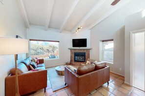 TV, fireplace, streaming services