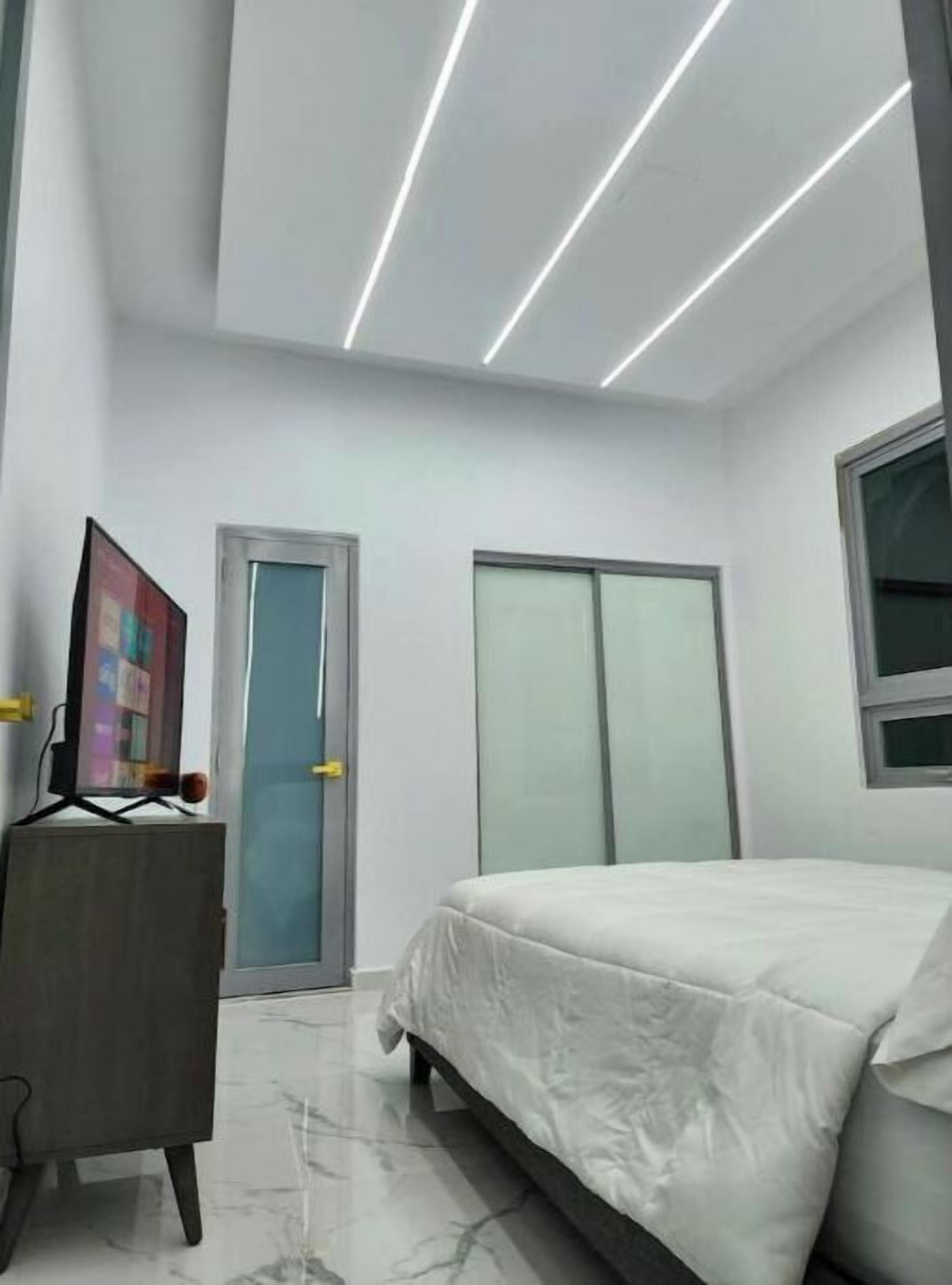 2 habitaciones, tabla de planchar con plancha y wifi gratis 