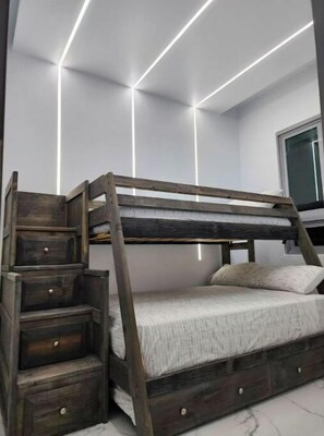 2 bedrooms, iron/ironing board, WiFi, bed sheets - The Garden Miramar 2 • The best location ever (San Juan)