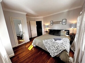 4 habitaciones y tabla de planchar con plancha 