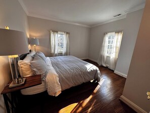 4 bedrooms, iron/ironing board