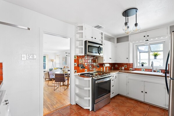 Mikrowelle, Geschirrspüler