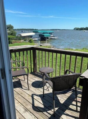 Property grounds - Waterfront Studio Cottage | Chain O’Lakes (Fox Lake)