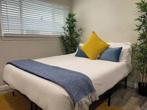 1 bedroom, WiFi - Studio King Bed in Desired Area (Dallas)