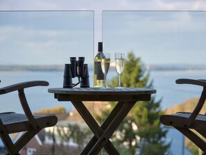 Outdoor dining - 3 bedroom accommodation in Cowes (Cowes)