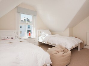 3 bedrooms, free WiFi, bed sheets