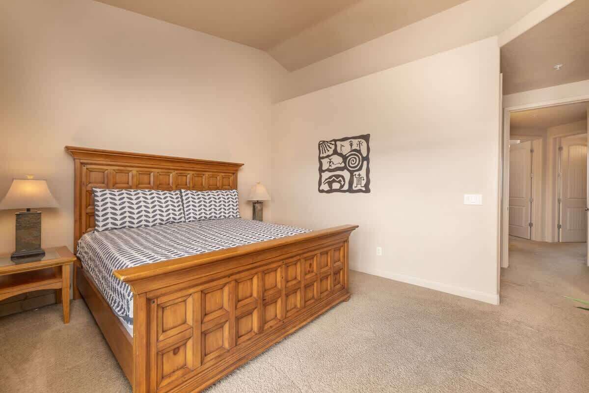 3 bedrooms, WiFi (free), bed sheets