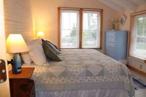 2 bedrooms, iron/ironing board, travel cot, free WiFi