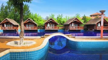 حمام سباحة خارجي