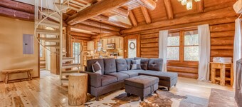 Mountain view, dog-friendly cabin with fireplace, washer/dryer, grill, & hot tub