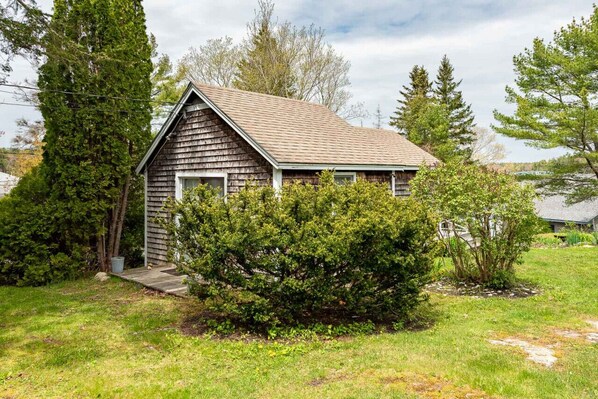 Exterior - A Sweet Little Guest Cottage (Southport)