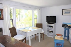 Dining - A Sweet Little Guest Cottage (Southport)