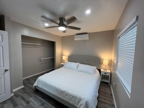 1 chambre, fer et planche à repasser, Wi-Fi, literie fournie