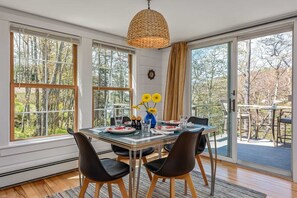 Dining - Charming Waterfront Cottage (Boothbay)