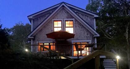 Charming Waterfront Cottage