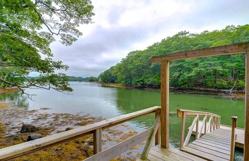 Charming Waterfront Cottage