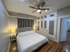 3 soverom, skrivebord, strykejern/-brett og wi-fi (inkludert)